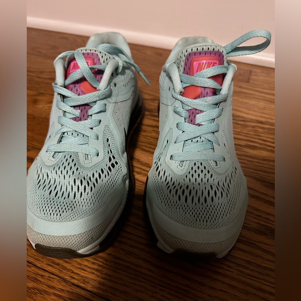 NIKE AIR MAX | SZ 7.5 | Running Shoes - Picture 6 of 7